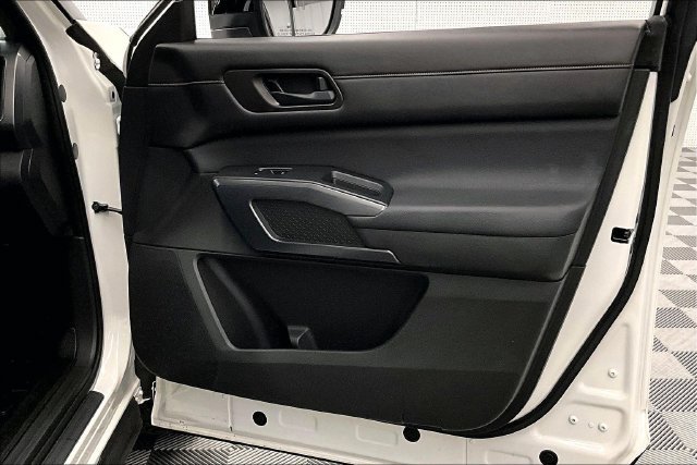 Used 2023 Nissan Pathfinder Rock Creek AWD/4WD image 21