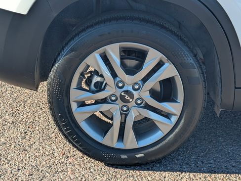 Certified 2023 Kia Seltos LX image 7