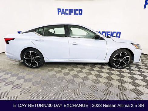 Used 2023 Nissan Altima 2.5 SR FWD image 9