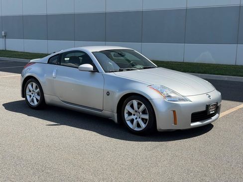 Used 2003 Nissan 350Z Touring RWD image 3