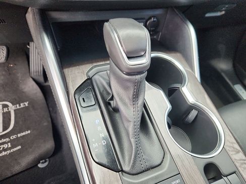 Used 2021 Toyota Highlander Limited image 24