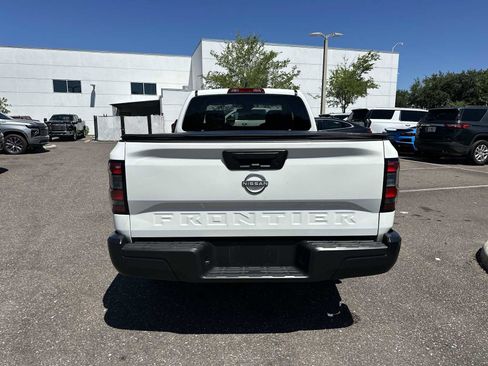 Used 2024 Nissan Frontier S RWD image 5