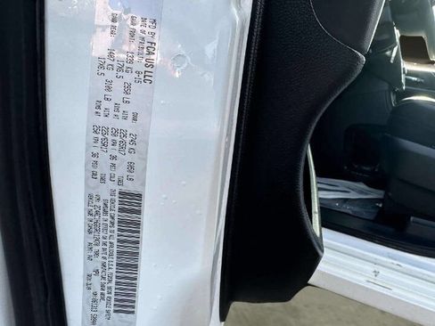 Used 2016 Chrysler Town & Country S image 22