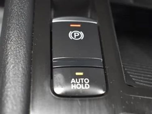 Used 2025 Nissan Kicks SV FWD image 31