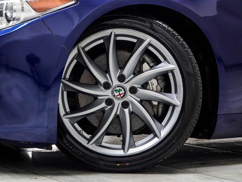 Used 2019 Alfa Romeo Giulia RWD image 3