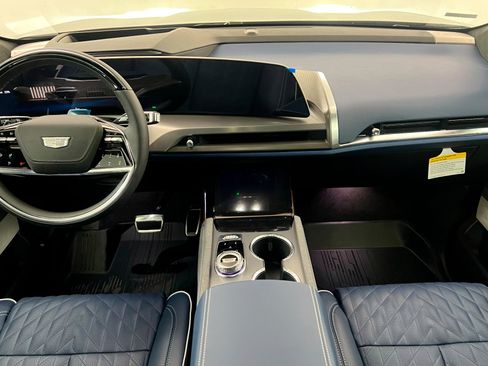 New 2026 Cadillac Vistiq Premium Luxury w/ LPO, Floor Liner Package image 14