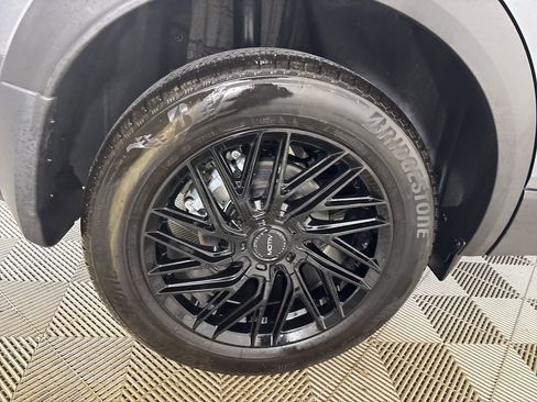 Used 2025 Nissan Kicks SV image 29