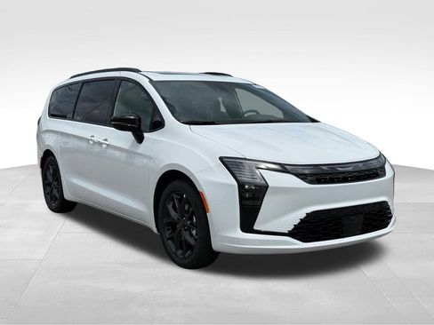 New 2027 Chrysler Pacifica Limited FWD image 30
