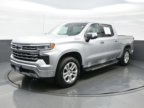 Used 2022 Chevrolet Silverado 1500 LTZ w/ LTZ Premium Package AWD/4WD image 2