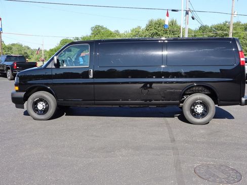 New 2026 Chevrolet Express 2500 Extended w/ Driver Convenience Package RWD image 26