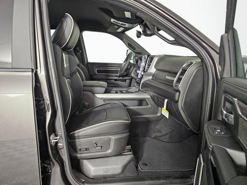 New 2026 RAM 2500 Laramie w/ Night Edition AWD/4WD image 39