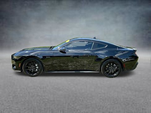 Used 2024 Ford Mustang GT RWD image 8