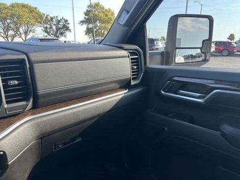 Used 2024 GMC Sierra 3500 SLE w/ SLE Value Package image 29