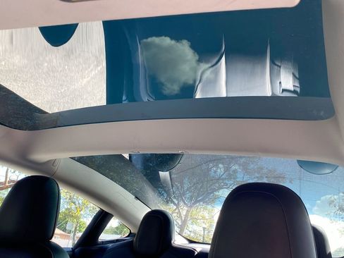 Used 2022 Tesla Model 3 Long Range image 12