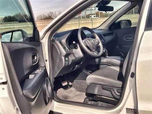 Certified 2021 Honda HR-V EX image 3