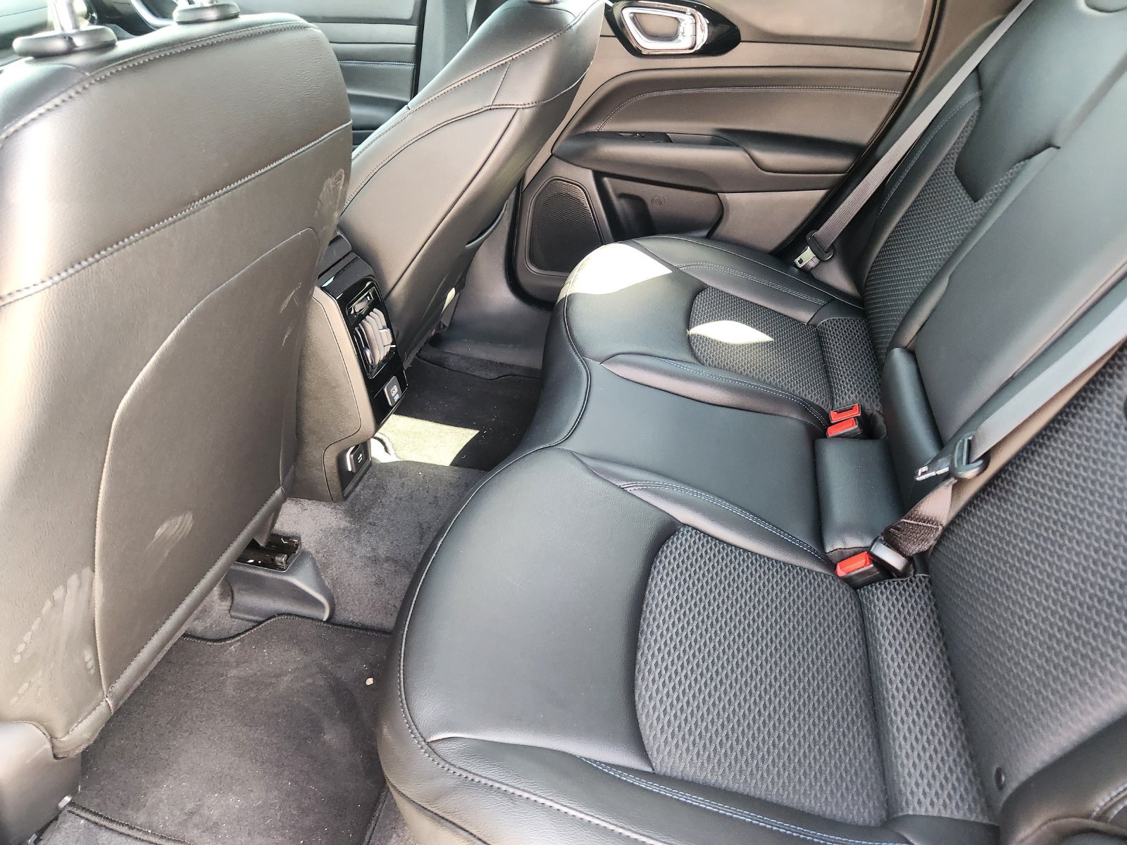 New 2026 Jeep Compass Latitude AWD/4WD image 27