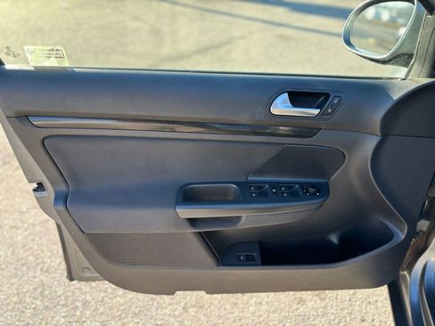 Used 2014 Volkswagen Jetta S image 12