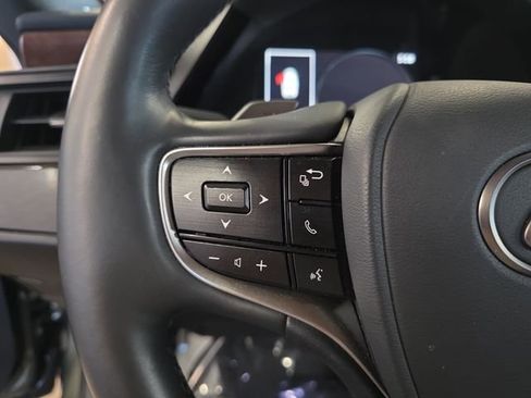 Certified 2025 Lexus ES 300h w/ Premium Package image 17