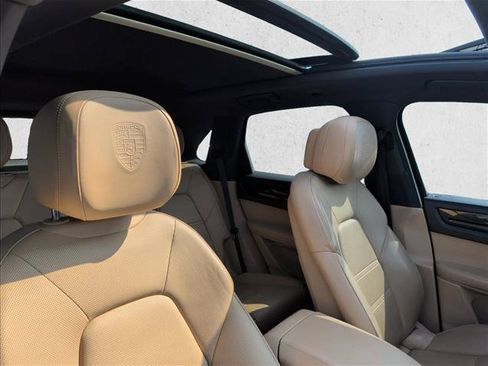 Used 2020 Porsche Cayenne AWD/4WD image 21