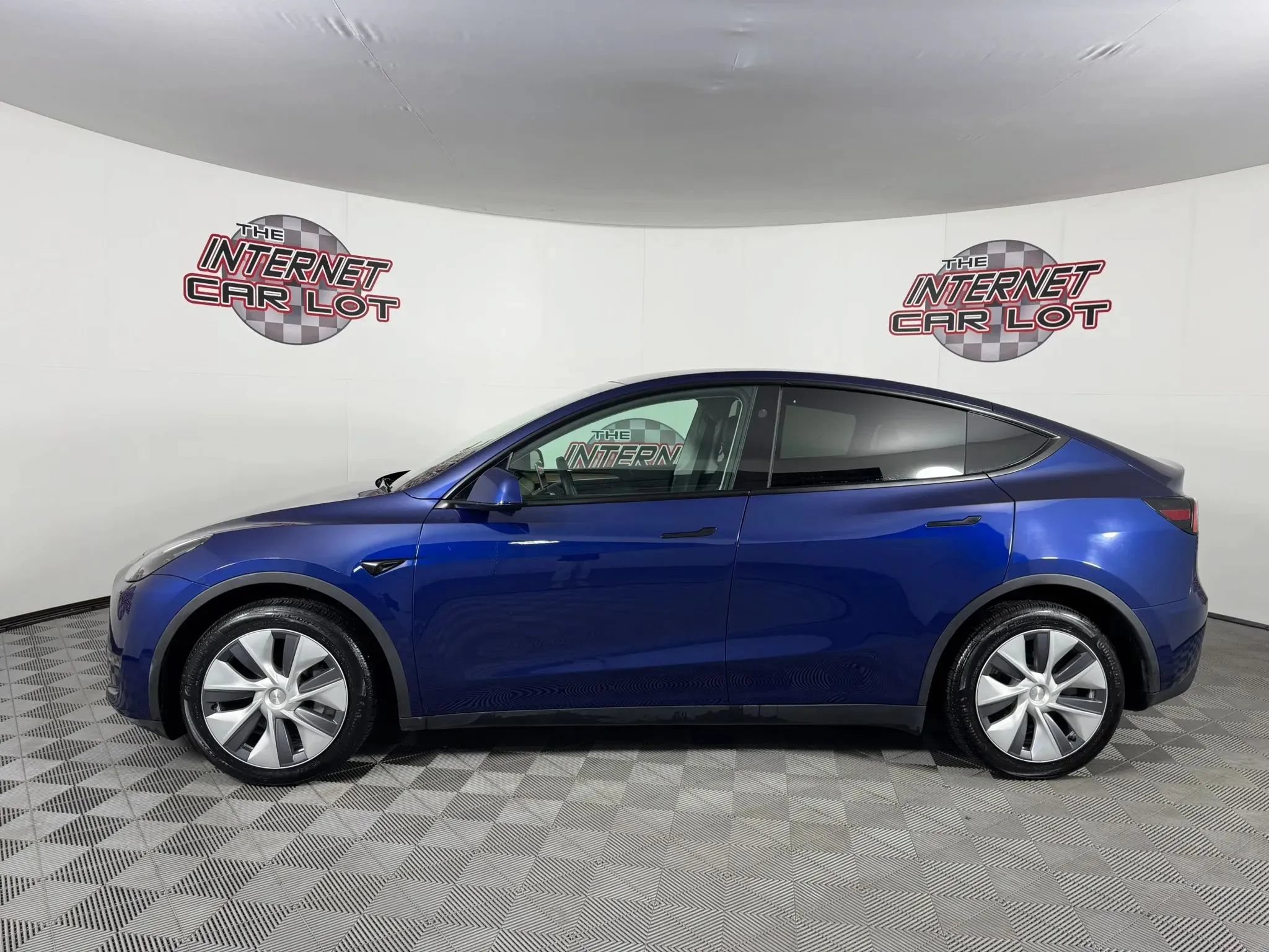 Used 2023 Tesla Model Y Long Range AWD/4WD image 4