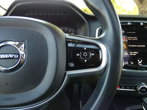 Used 2020 Volvo XC90 T6 Momentum image 60