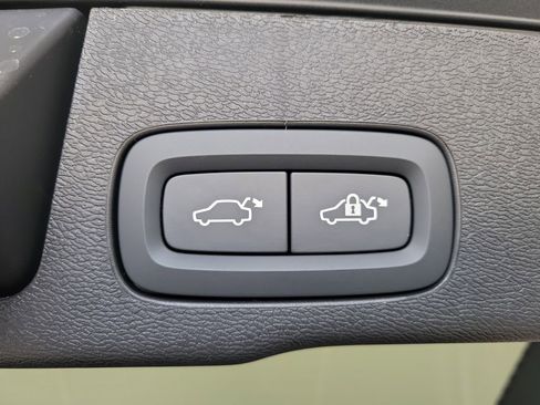 New 2026 Volvo XC60 B5 Core AWD/4WD image 11
