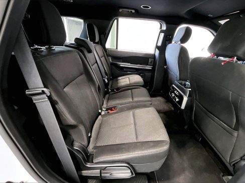 Used 2018 Ford Expedition XLT image 25