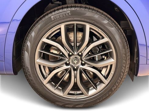 Used 2024 Maserati Levante GT Ultima image 16