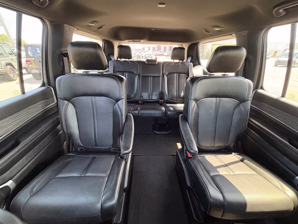 Used 2024 Jeep Wagoneer Series III AWD/4WD image 29