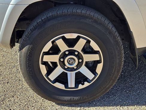 Used 2024 Toyota 4Runner TRD Off-Road Premium image 11