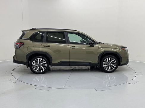 Used 2026 Subaru Forester Touring AWD/4WD image 7