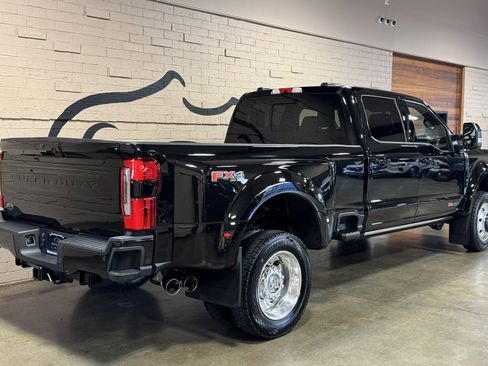 Used 2025 Ford F450 Platinum w/ FX4 Off-Road Package image 4