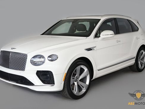 Used 2023 Bentley Bentayga Plug-In Hybrid image 3