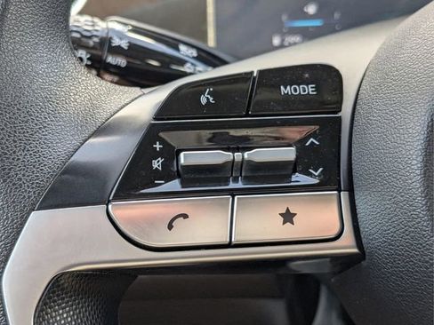 Used 2024 Hyundai Elantra SEL image 21