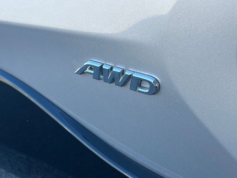 Used 2024 Toyota RAV4 SE image 15