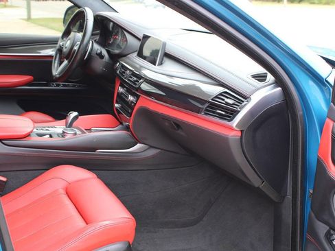 Used 2018 BMW X6 M image 81