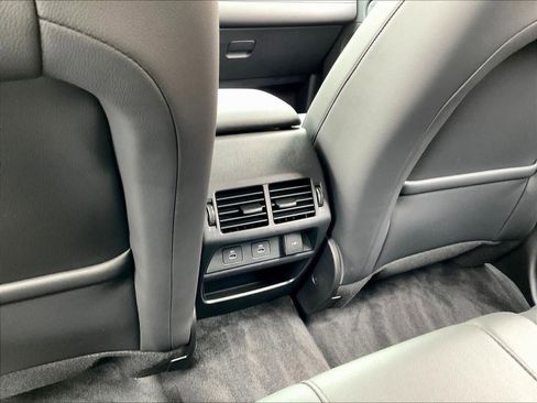 New 2025 Land Rover Discovery Sport S image 16