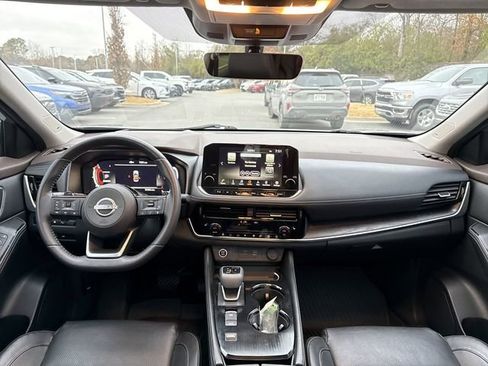 Used 2023 Nissan Rogue Platinum w/ Platinum Premium Package image 22