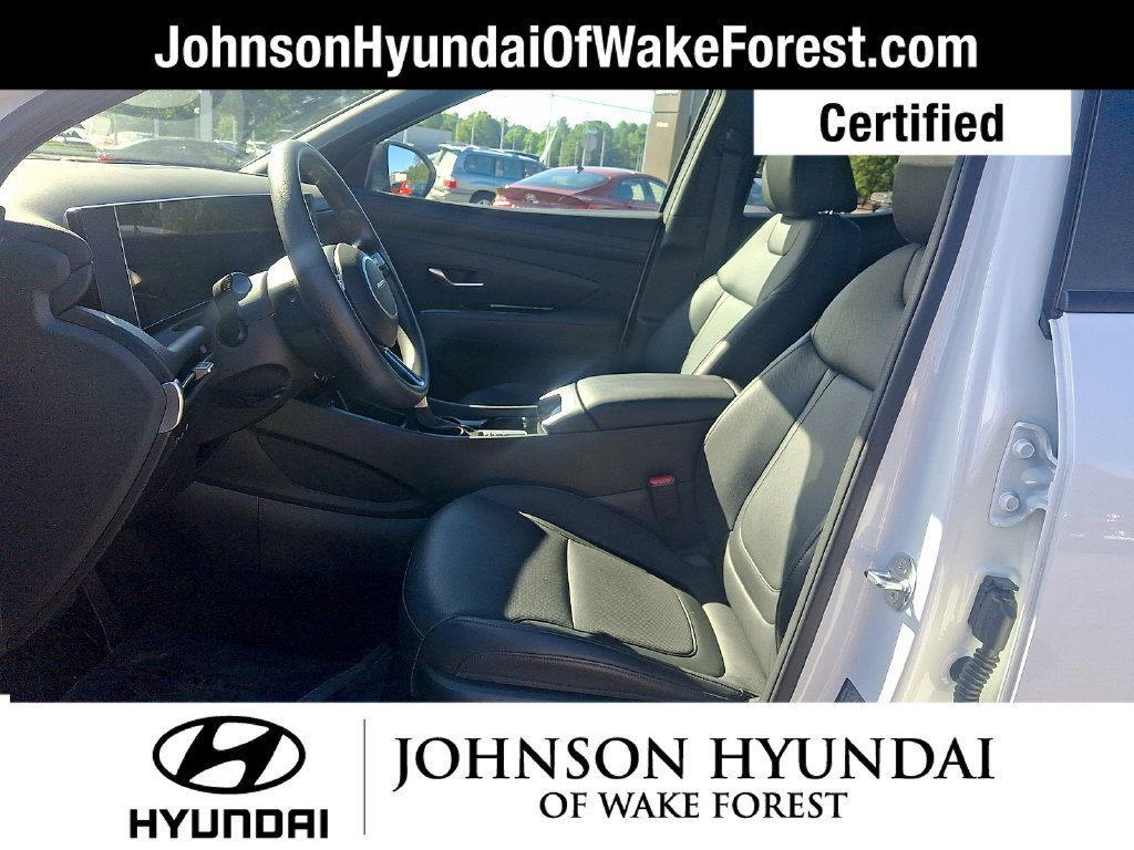 Certified 2025 Hyundai Santa Cruz SEL FWD image 3