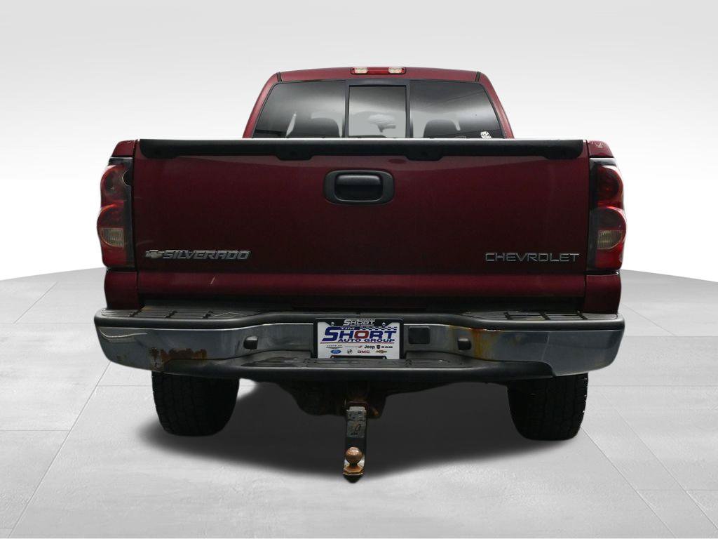 Used 2005 Chevrolet Silverado 2500 LS AWD/4WD image 4