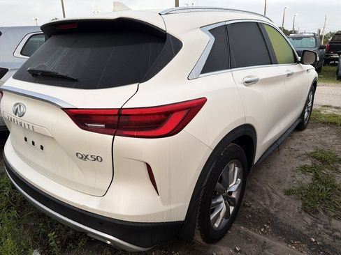Used 2021 INFINITI QX50 Luxe FWD image 9