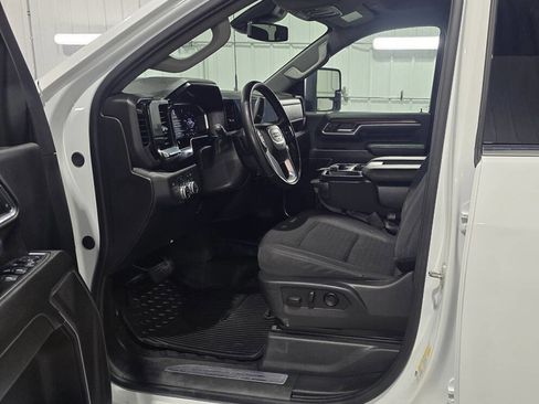 Used 2024 GMC Sierra 3500 SLE image 7