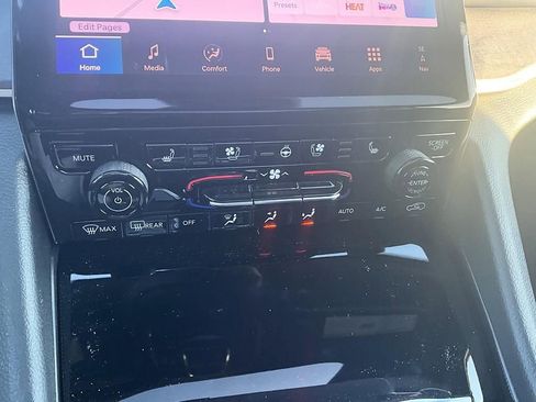 Used 2025 Jeep Grand Cherokee Limited w/ Luxury Tech Group II AWD/4WD image 21