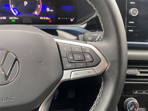 Used 2023 Volkswagen Taos SE image 24