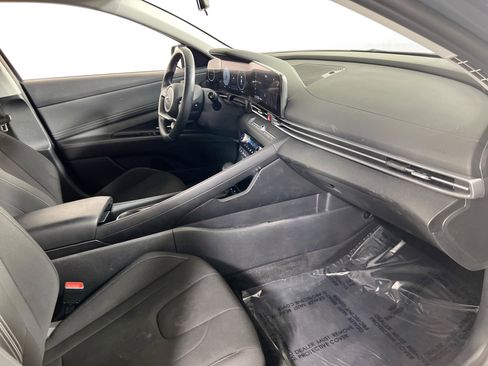 Used 2023 Hyundai Elantra SEL w/ Convenience Package image 28