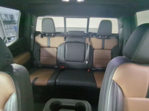Used 2021 Chevrolet Silverado 1500 High Country w/ Technology Package AWD/4WD image 22