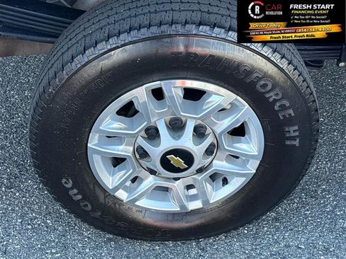 Used 2024 Chevrolet Silverado 2500 LT AWD/4WD image 49