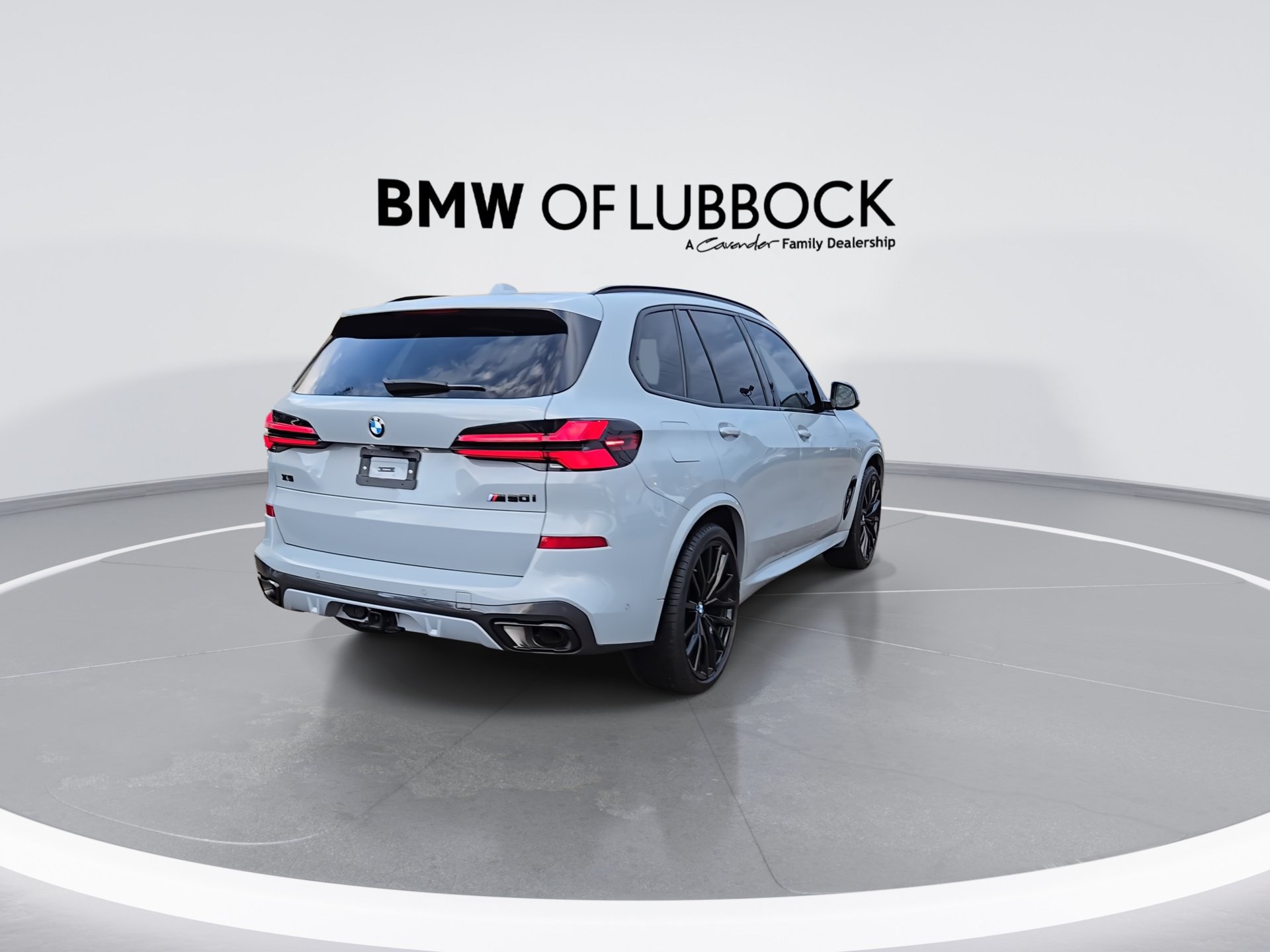 Used 2024 BMW X5 xDrive40i w/ M Sport Package AWD/4WD image 8