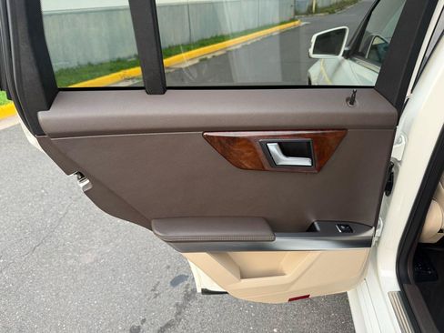 Used 2013 Mercedes-Benz GLK 350 4MATIC image 18