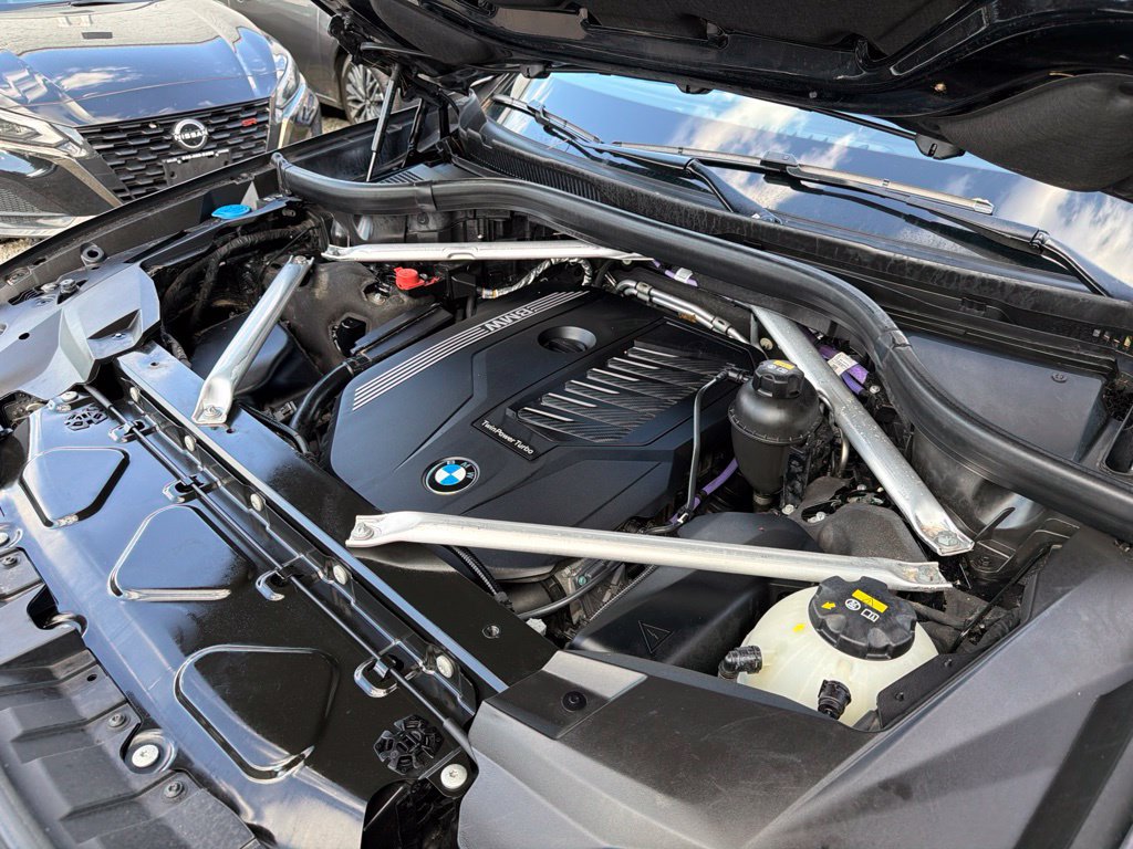 Used 2022 BMW X7 xDrive40i w/ Premium Package AWD/4WD image 13